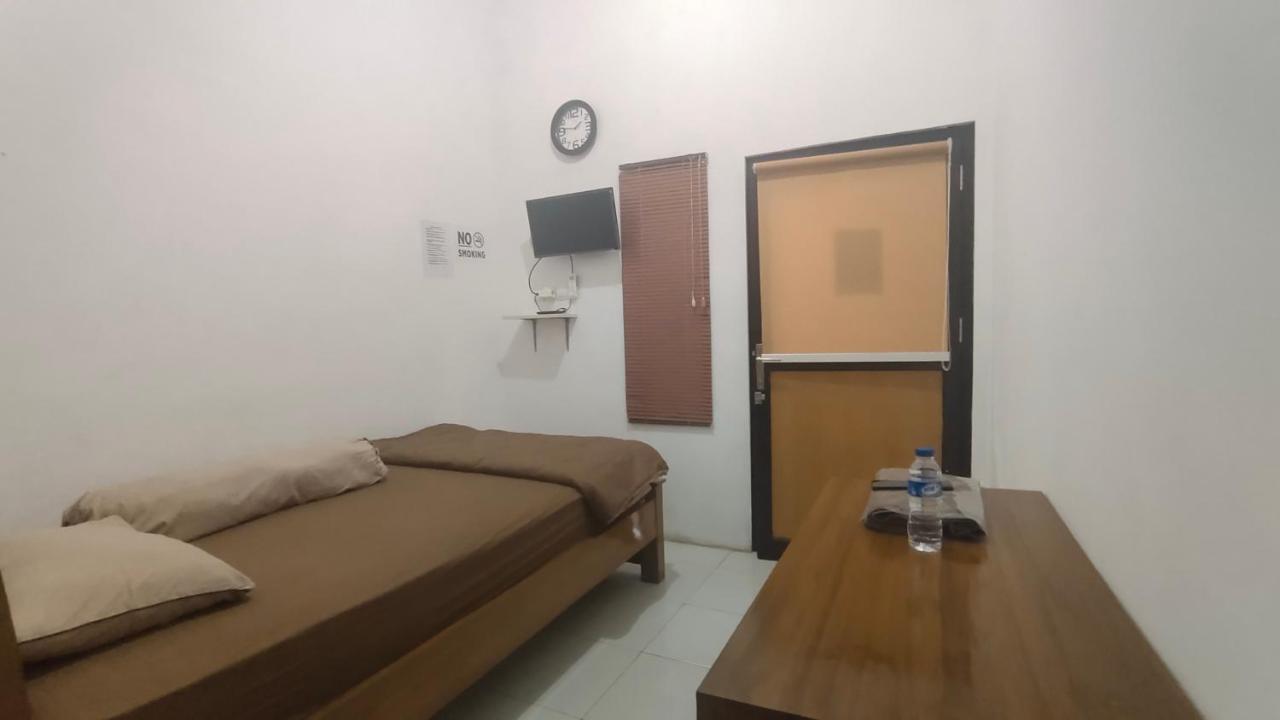 Oyo 90157 Griya Andon Syariah Hotel Cirebon Buitenkant foto